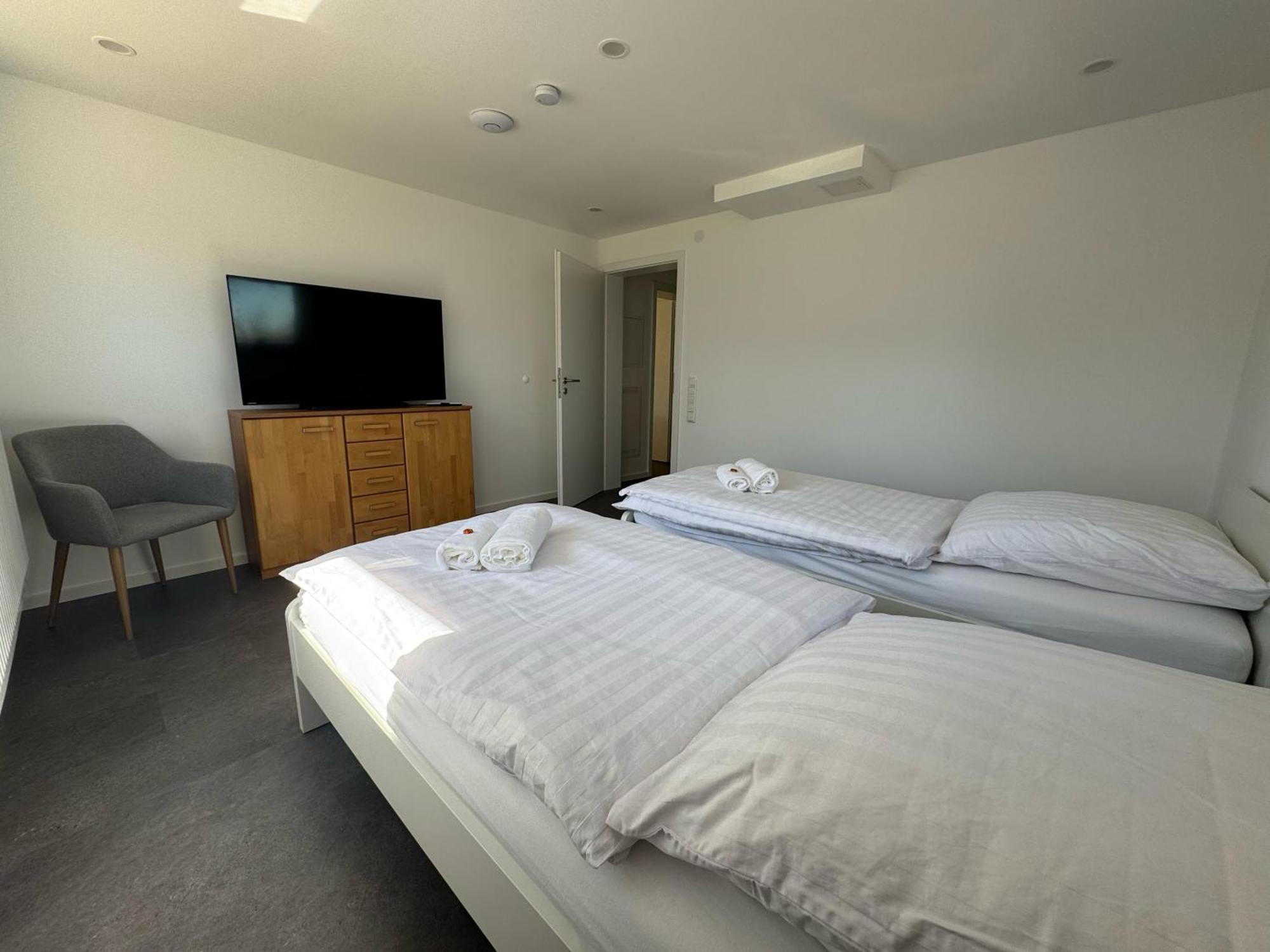 W&P Living Wohnung Mit Ausblick - Parkplatz Biberbach  Bagian luar foto